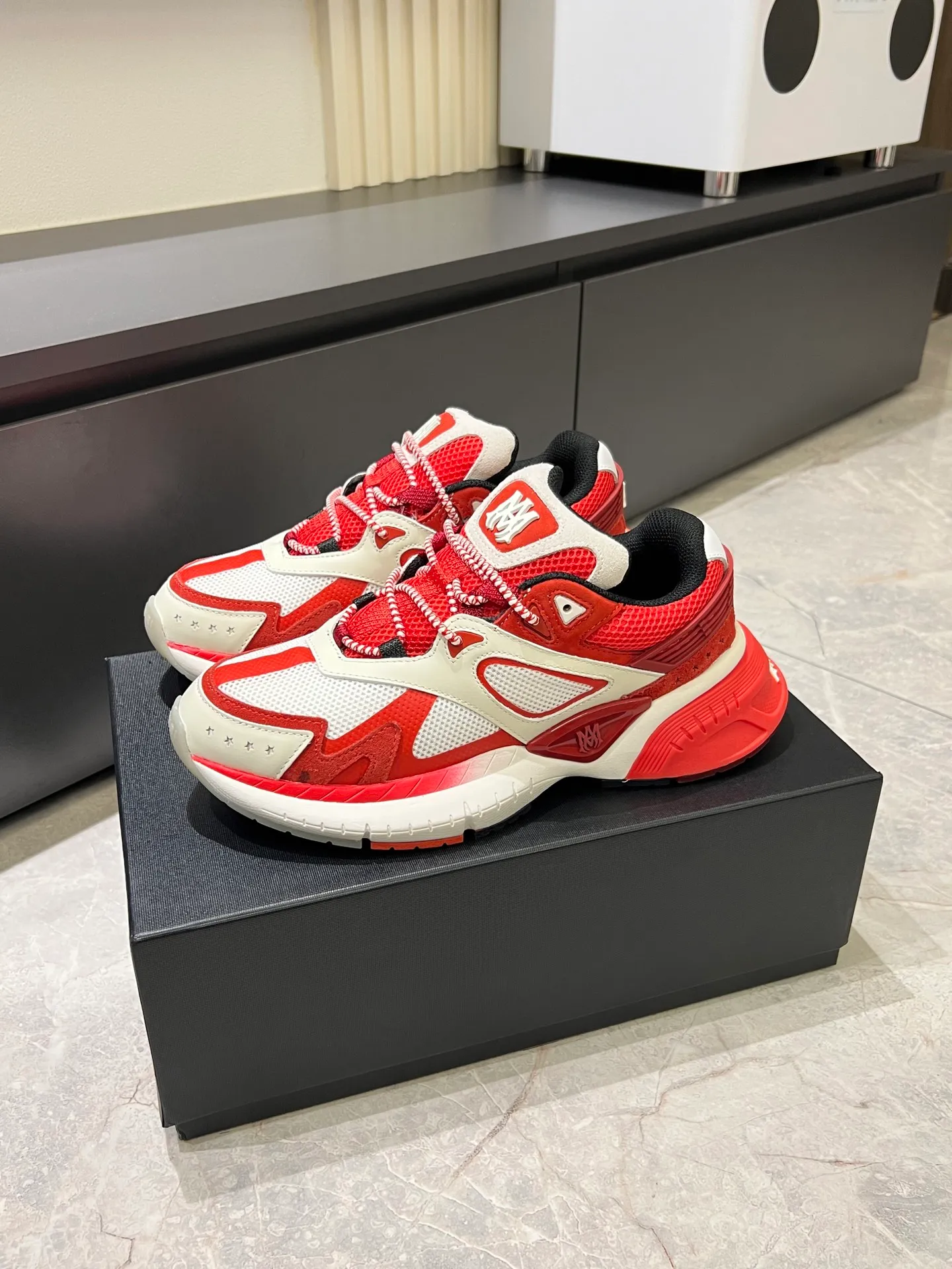 Men's shoes 💰p680 AMIRI's new men's casual sports shoes, made of first-layer cowhide upper and original breathable mesh, rich in three-dimensionality, contrasting color design, simple style, fashionable and sporty, breathable mesh lining, original ultra-light outsole, a must-have item for daily leisure! Size: 38-45!